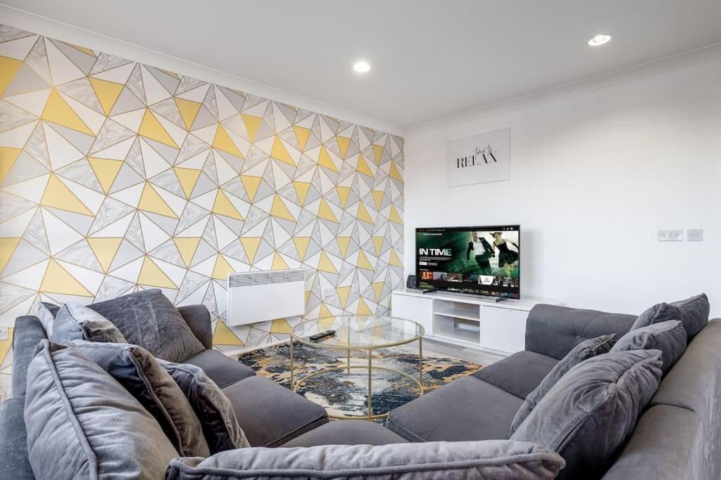 Ebra Stays - Luxury 2 Bedroom Apartment - Birmingham Bagian luar foto